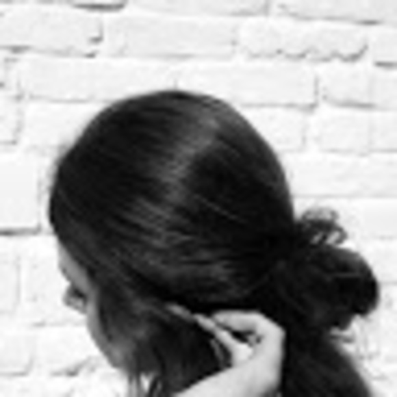 Meet your Posher, Britt - Picture 1 of 1